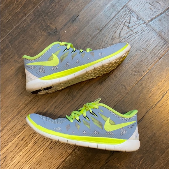nike free neon yellow